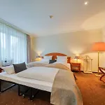 Parkhotel Am Glienberg By Fairway Отель Цинновиц