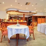 Parkhotel Am Glienberg By Fairway Цинновиц