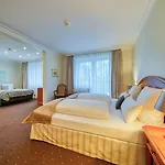Parkhotel Am Glienberg By Fairway Цинновиц