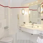 Parkhotel Am Glienberg By Fairway 3* Цинновиц