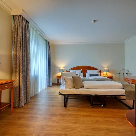 Parkhotel Am Glienberg By Fairway Hotels, Mit Pool Und Sauna