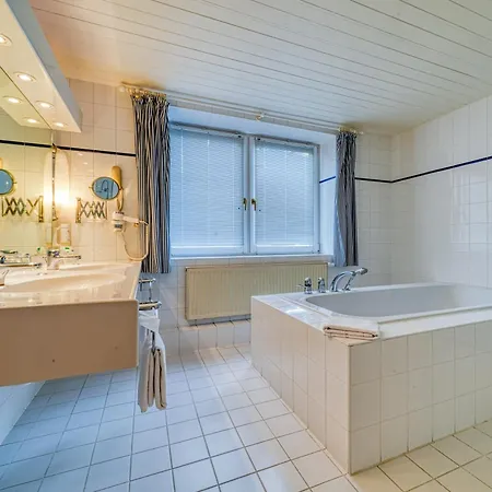 Parkhotel Am Glienberg By Fairway فندق 4*
