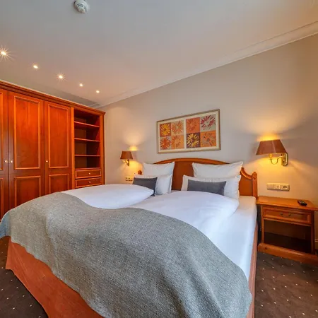 Parkhotel Am Glienberg By Fairway Hotels, Mit Pool Und Sauna 4*