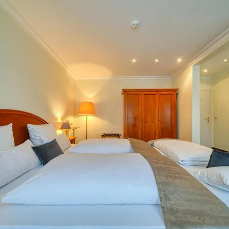 Parkhotel Am Glienberg By Fairway فندق زينوويتز