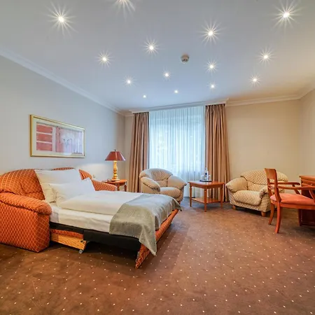 Parkhotel Am Glienberg By Fairway Hotels, Mit Pool Und Sauna