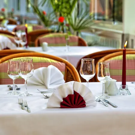 Hotel Parkhotel Am Glienberg By Fairway Hotels, Mit Pool Und Sauna Zinnowitz
