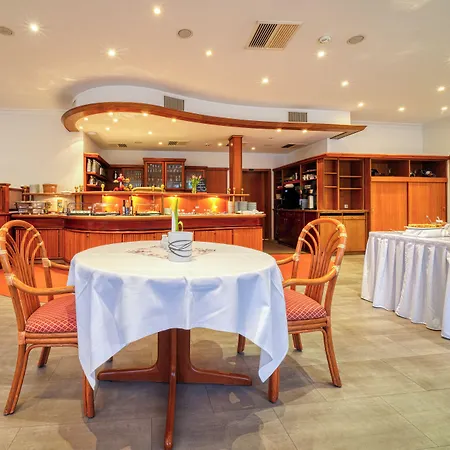 Parkhotel Am Glienberg By Fairway Hotels, Mit Pool Und Sauna Zinnowitz