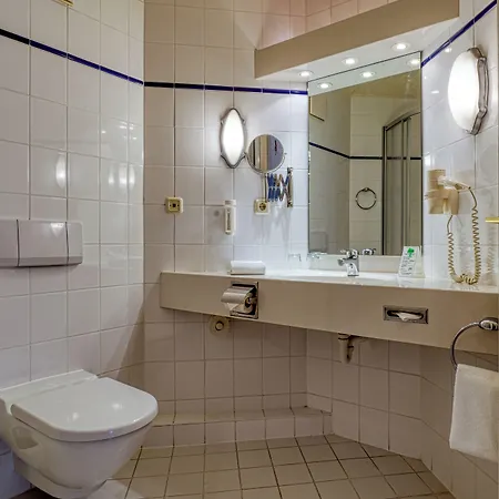 Parkhotel Am Glienberg By Fairway Hotels, Mit Pool Und Sauna 4*