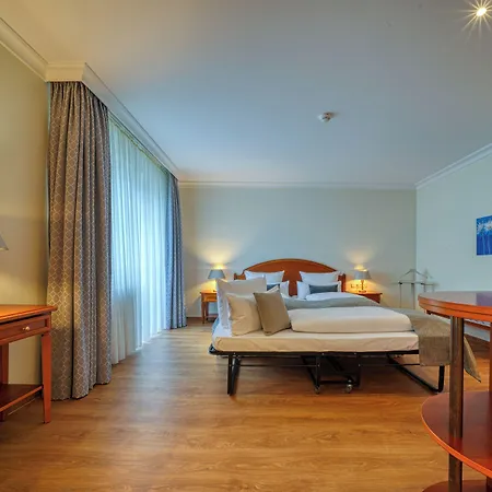 Hotel Parkhotel Am Glienberg By Fairway Hotels, Mit Pool Und Sauna