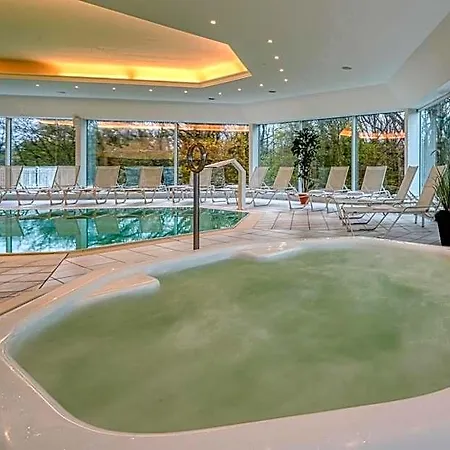 Parkhotel Am Glienberg By Fairway Hotels, Mit Pool Und Sauna 4*