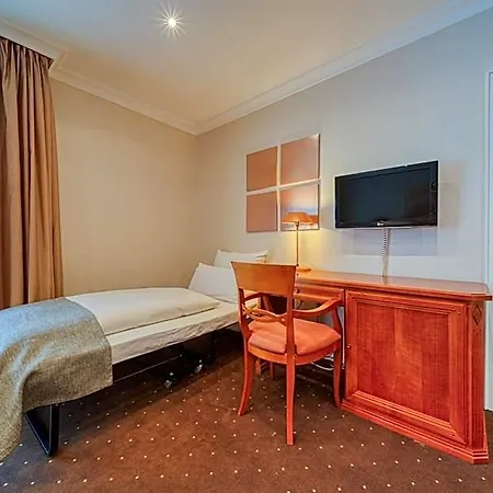 Parkhotel Am Glienberg By Fairway Hotels, Mit Pool Und Sauna 4* Zinnowitz